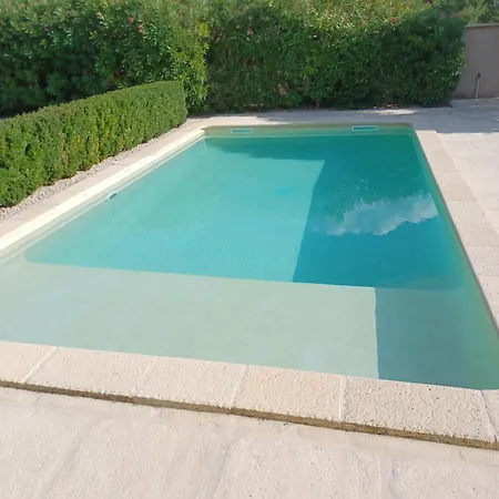 Chez Nanou Bed and Breakfast 3*