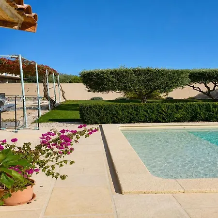Chez Nanou, Piscine Et Wifi Bed & Breakfast